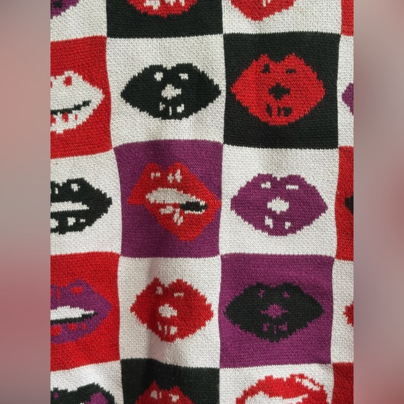 Garage Whatever Pattern Multicolor Lip Graphic Crop Top Shirt Sweater Vest Top - Picture 3 of 9